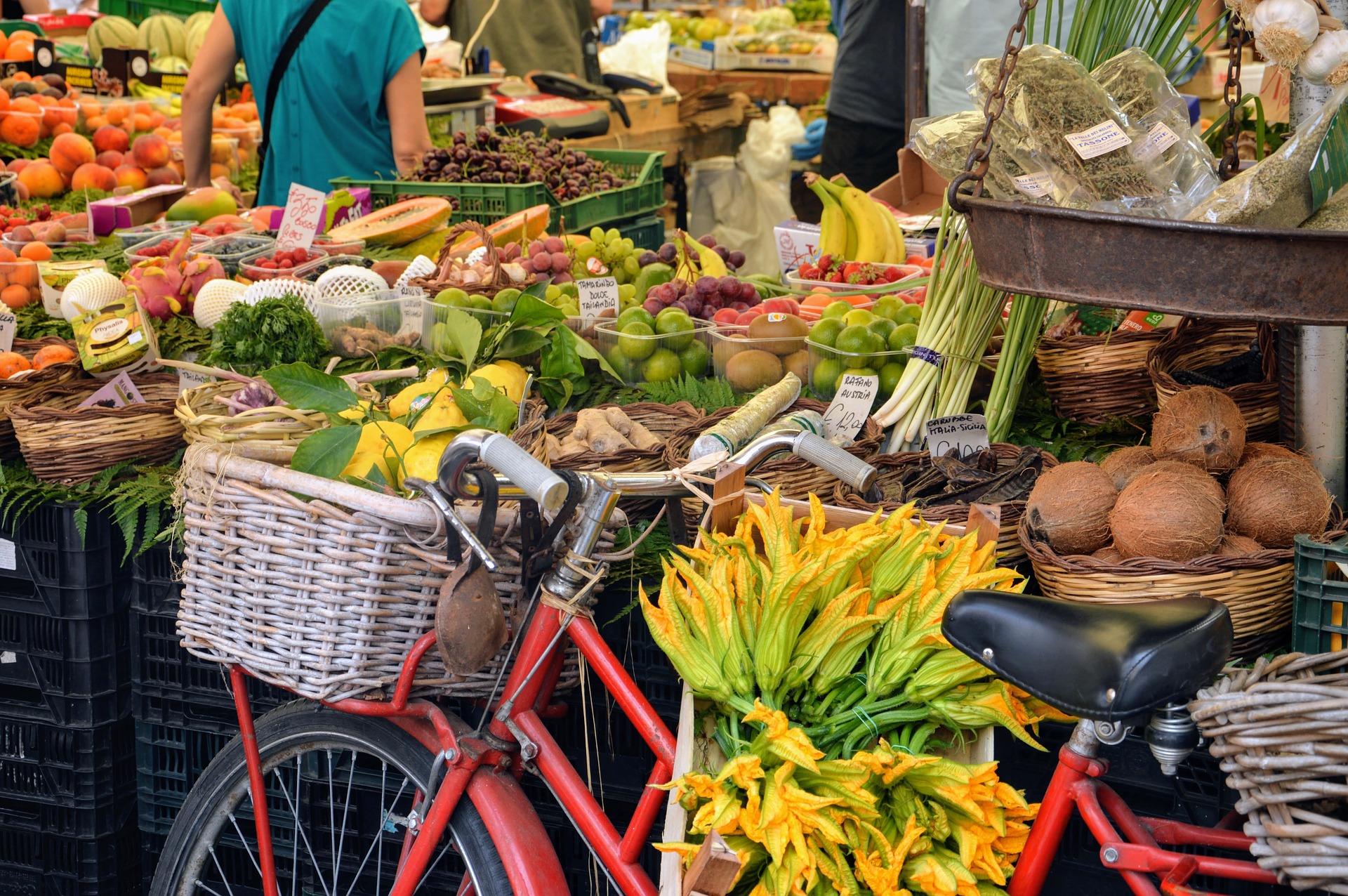 street market, italian experience, tuscan market, food market, clothes market, merkets, street market